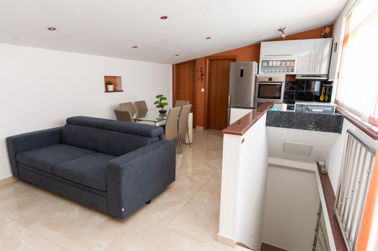 Apartments Villa Monique Rogoznica  Zewnętrze zdjęcie