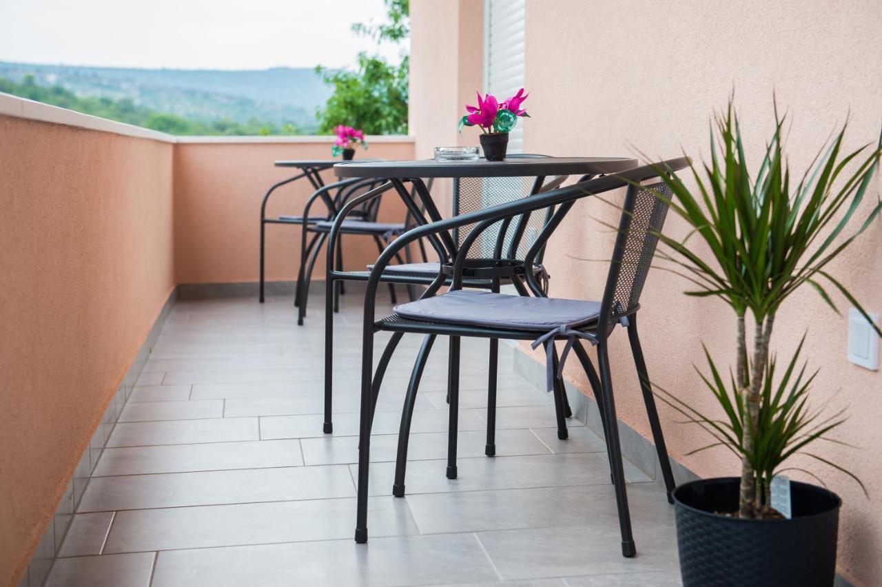 Apartments Villa Monique Rogoznica  Zewnętrze zdjęcie